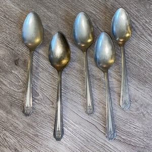 Moderne Sectional Set of 5 Silver Plate Tea Spoons